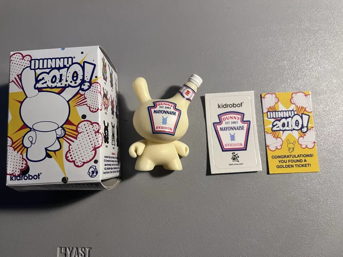 키드로봇 2010 dunny 골든 티켓 마요네즈 더니